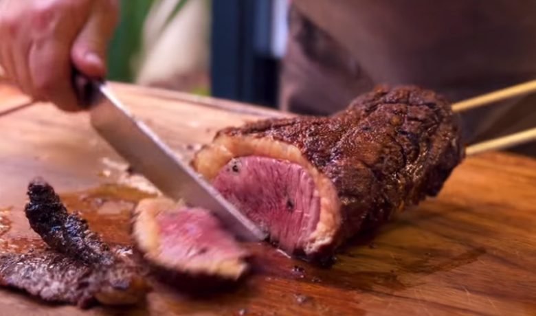 Como temperar e preparar um delicioso medalhão de picanha no espeto - EJS  Temperos